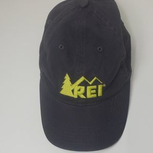 REI hat
